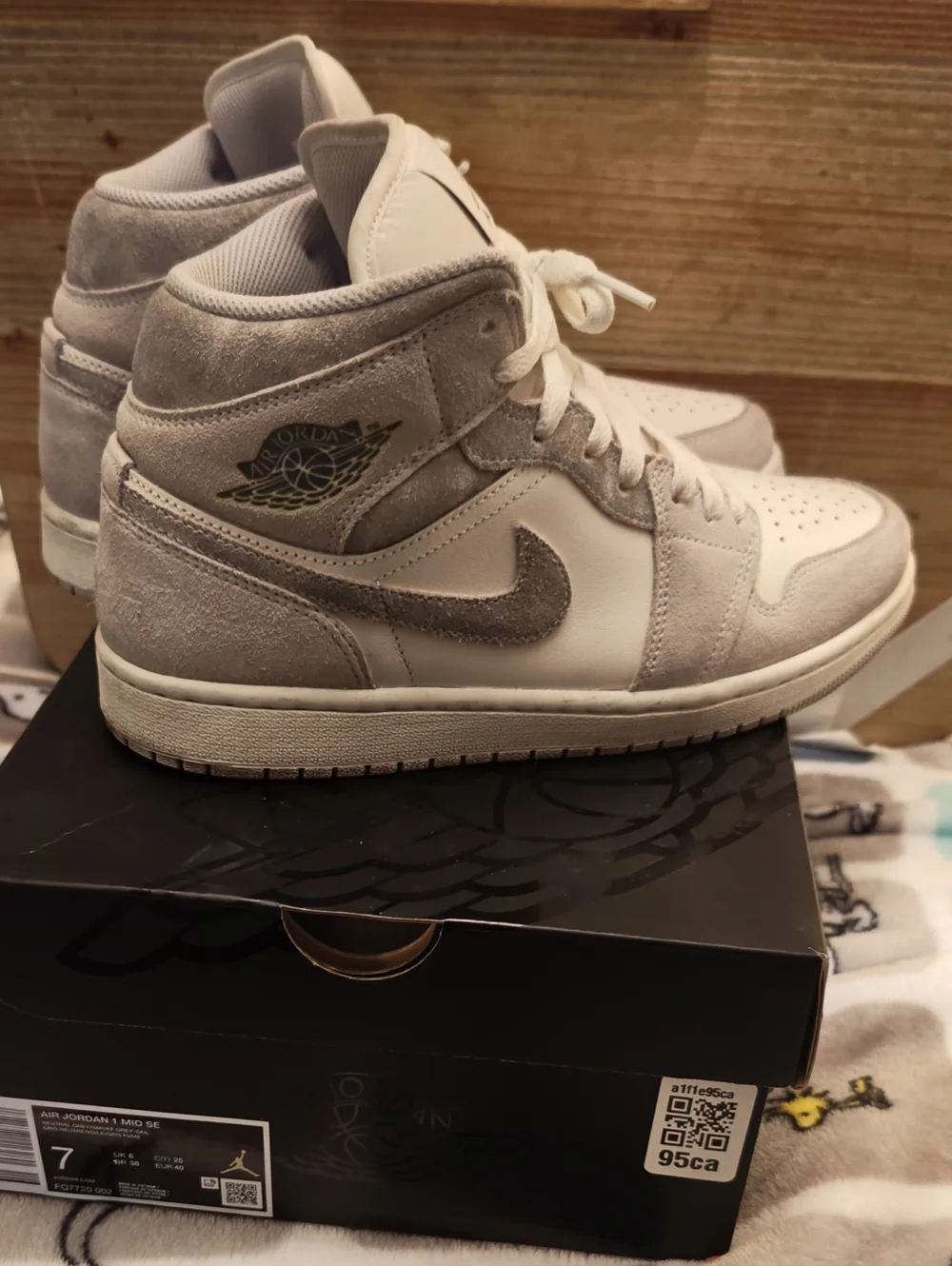 Nike Jordan 1 Mid SE Men's Size 7